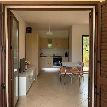 Casa Mirto, Ground Floor, Borgo Solita - Iun P6978 Hébergement de vacances
