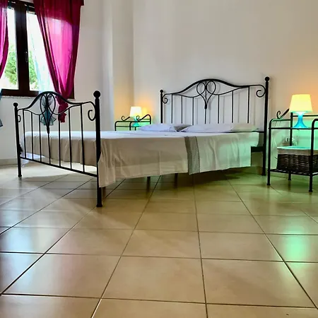 בית נופש Casa Mirto, Ground Floor, Borgo Solita - Iun P6978 בודוני